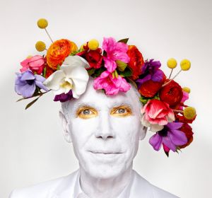 Jeff Koons EMBARGOED?FOR GOOD WEEKEND, MAY 20/17 ISSUE. cr:?Martin Schoeller/AUGUST/Raven & Snow (supplied image, HUGE ...