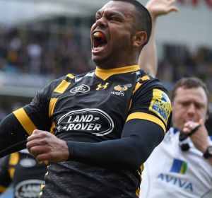 COVENTRY, ENGLAND - MAY 20: Kurtley Beale of Wasps dcelebrates scoring the opening try during the Aviva Premiership ...