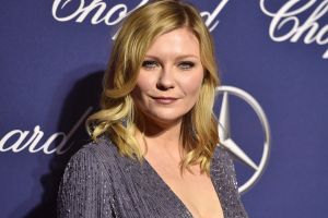 Kirsten Dunst says Hollywood's focus on younger stars has made her feel like an "ageing actress" at 35.