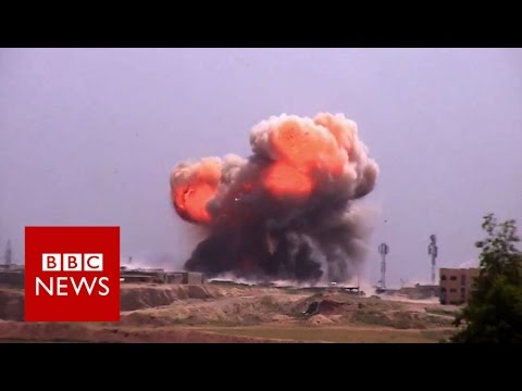 Battle for Mosul: The dilemma facing forces up against IS - BBC News