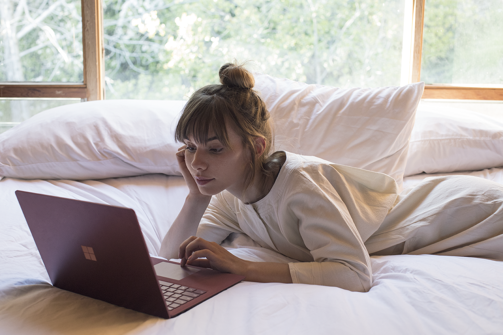 Designed to fit your personal style, Surface Laptop is meticulously crafted to balance performance and portability with premium design and materials