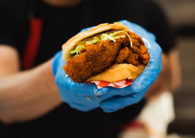 Inside Howlin' Ray's, Where People Wait 3 Hours In Line For The Best Hot Chicken In L.A.