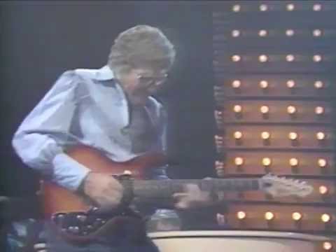 Carl Perkins w/ Ringo Starr - Honey Don't - 9/9/1985 - Capitol Theatre (Official)