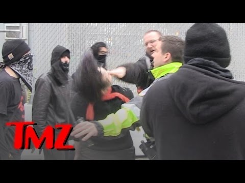 TRUMP PROTESTS STREET FIGHT BREAKS OUT | TMZ