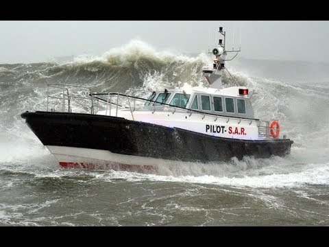 Pilot Boat in Action | The Flying Ship