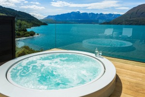 Owner's Cottage jacuzzi, Matakauri Lodge, Queenstown.