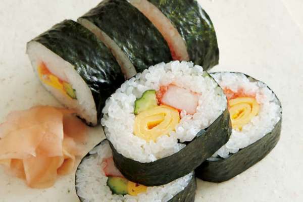 Thick Sushi Rolls (Futomaki). Recipe by Eiko Oba. Images from website: JAPANESE FOOD.