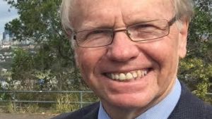 Former Queensland premier Peter Beattie says Pauline Hanson deserves recognition for her determination.