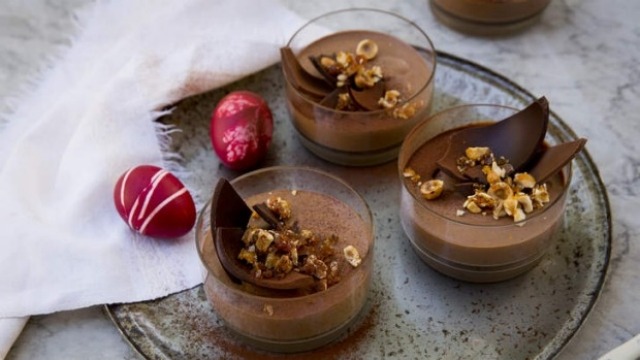 Chocolate mousse with hazelnut praline