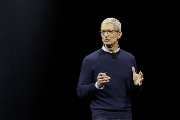 Tim Cook says he knows who's sending out Trump's 3AM tweets