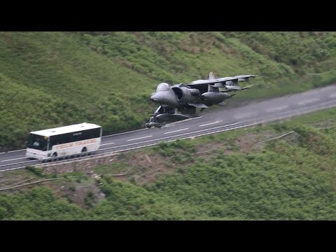 AWESOME!! Fighter Jets Fly Low