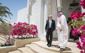 Secretary of Defense Jim Mattis meets with Qatar’s Emir Sheikh Tamim bin Hamad Al Thani at the Sea Palace in Doha, Qatar, April 22, 2017