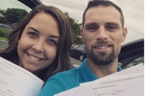 Couples are celebrating the end of their relationship with one last selfie.