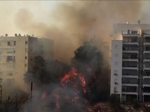 Raw: Fire Forces Thousands in Israel to Evacuate