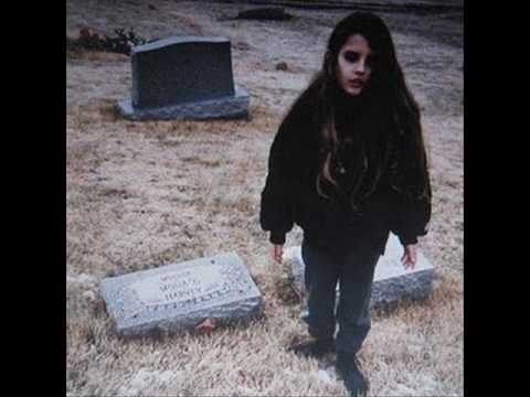 Crystal Castles - Intimate