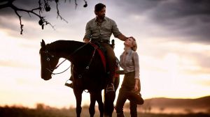  Hugh Jackman (L) and Nicole Kidman (R) in the movie "Australia".