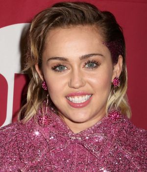 Miley Cyrus has started a war with Dolce & Gabbana. 