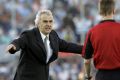 Qatar coach Jorge Fossati has resigned just a few hours after leading his team to a 3-2 win over South Korea on Tuesday.