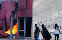 Demonstrators set fire to the Agriculture Ministry during a protest against President Michel Temer and the latest corruption scandal to hit the country, in Brasilia, Brazil, May 24, 2017. REUTERS/Paulo Whitaker