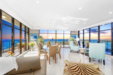 Sky-high luxury penthouse in Tweed Heads ‘like living in a ship’