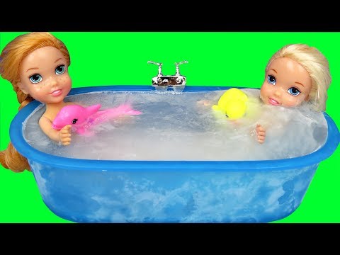 Bath FREEZING Accident !  Elsa & Anna toddlers trapped in ICE ! Bubbles - Foam - Messy floor - Fight