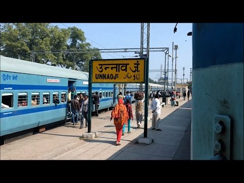 BSB-CNB Varuna Express meets Mumbai LTT - Gorakhpur SF Express at Unnao Junction