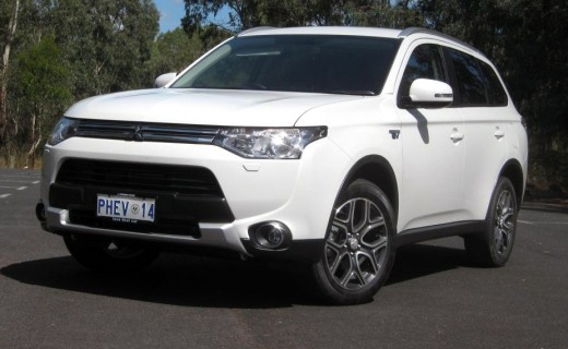 2014 Mitsubishi Outlander PHEV Review