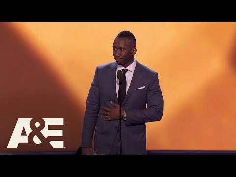 Mahershala Ali Wins Best Supporting Actor | 22nd Annual Critics' Choice Awards | A&E