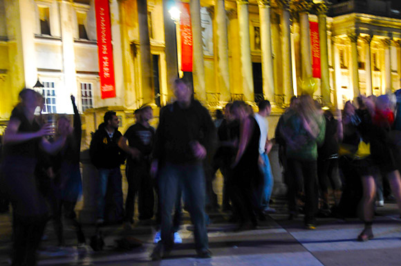 urban75 rocking around the fourth plinth at Trafalgar Square, central London, 2am Friday 4th September 2009