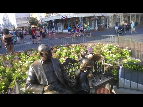 Roy O. Disney Statue - Magic Kingdom