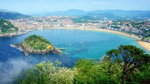 San Sebastian is dominated by its beautiful bay.