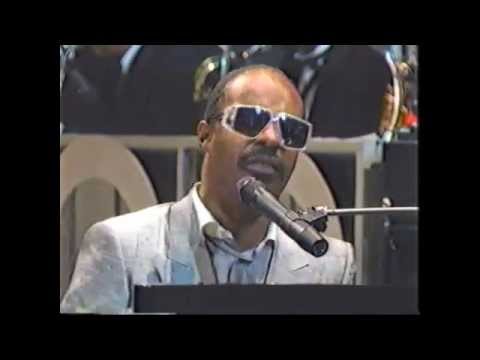 Stevie Wonder - Sir Duke (Live @Apollo Theatre 1985)