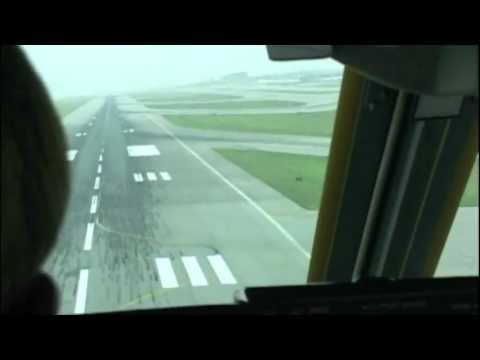 Windshear on final at Hong Kong (747-200)