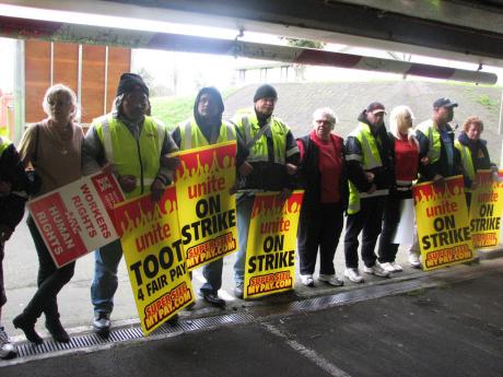 Flying picket at Mt Wellington supermarket, Auckland