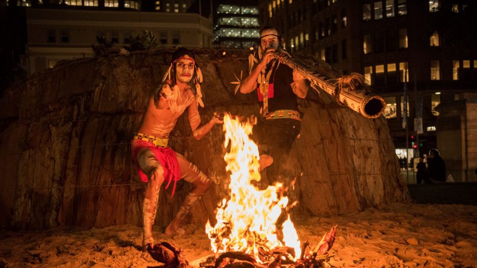 Jeremy 'Mudjai' Devitt (right) and Darryll Lockwood have built a Gunya in Hyde Part as part of City of Sudney's Naidoc ...