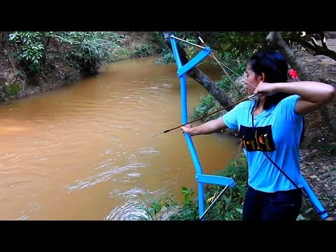 Amazing Girl Uses PVC Pipe Compound BowFishing To Shoot Fish -Khmer Fishing At Siem Reap Cambodia