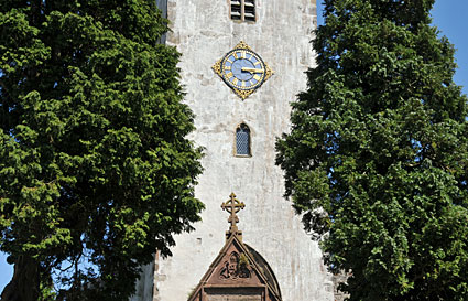 Carmarthen, Caerfyrddin, county town of Carmarthenshire, Wales - photos, features, history and street scenes