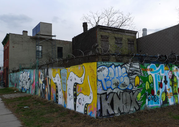 A walk around Red Hook, Brooklyn, New York, USA with street scenes, riverfront photos and more - photographs and feature