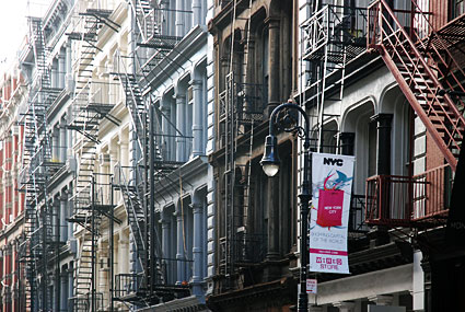 Manhattan, Brooklyn and Lower East Side street scenes, signs, and buildings - New York photographs, NY, US