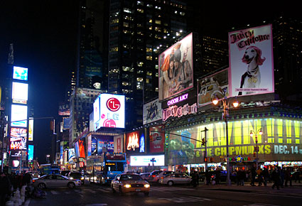 New York winter photos, a walk through Times Square, NYC - photographs and feature