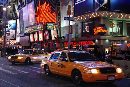 New York winter photos, a walk through Times Square, NYC - photographs and feature