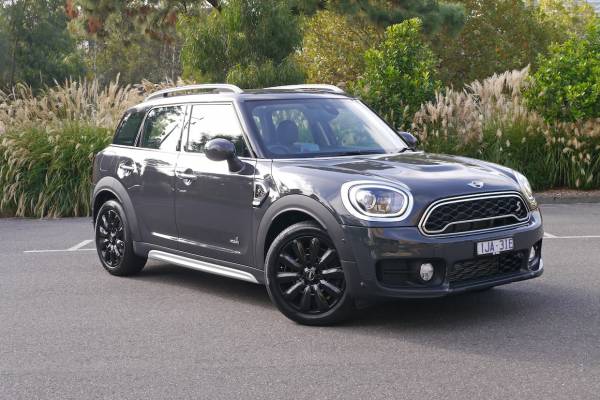 2017 Mini Countryman Cooper SD Review | Upsize Fits All