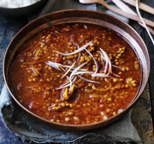 Lentils with tamarind sauce: Boiling beans eliminates most lectins.