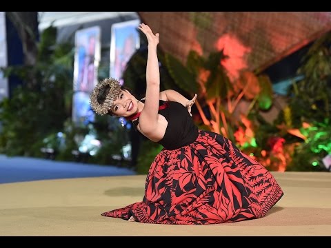 Auli'i Cravalho - Moana World Premiere Hula