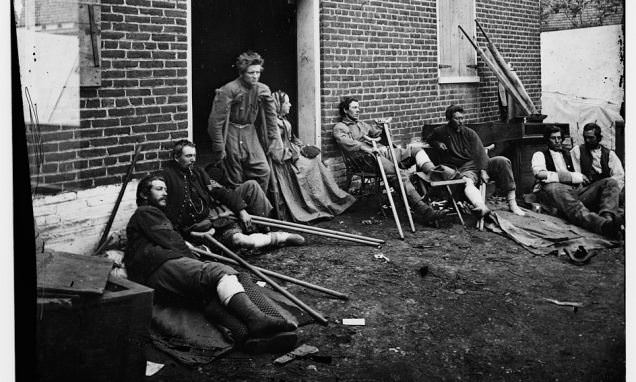 photos show the history of battlefield medicine