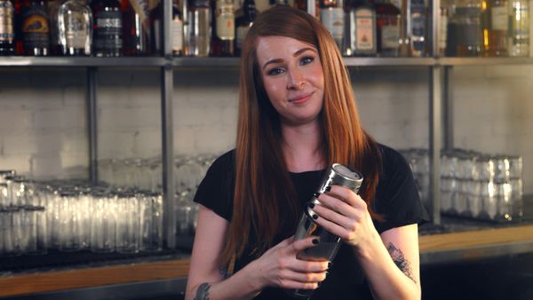 Tips to shake drinks like an ace bartender