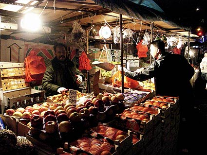 Chinatown, East Broadway. Night photographs on the streets of New York, NYC, December 2006