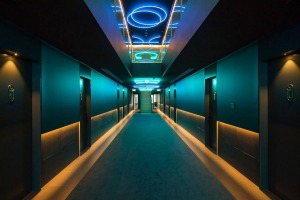 The hallways in the Jackalope could easily be a set in a Hollywood neo-noir film.