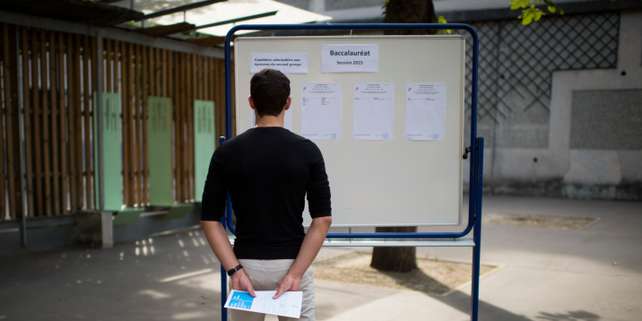 87 000 futurs étudiants n’ont pas d’affectation après être passés par la plateforme APB. Le ministère cherche des solutions à court et à moyen terme.