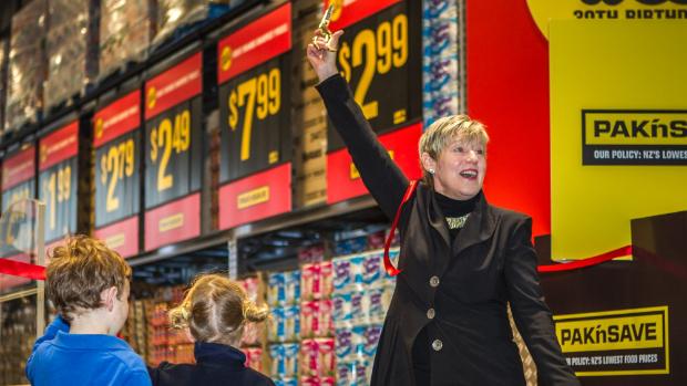 Christchurch Mayor Lianne Dalziel officially opens the new Pak N Save store at Wainoni in 2015.